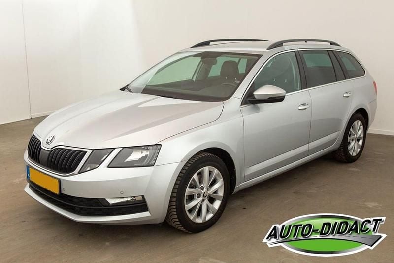 Zilver Gebruikt 2020 Skoda Octavia Business Line Stationwagen | € 9.400 (Goede deal) - Afbeelding 1/4