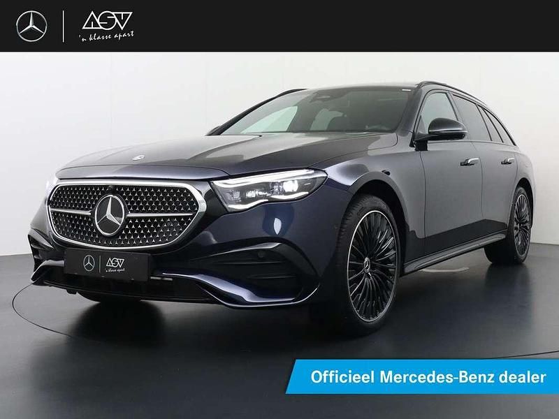 Blauw, metallic lak Nieuw 2025 Mercedes E300 Sport Edition Stationwagen | € 87.526 (Iets duurder) - Afbeelding 1/4