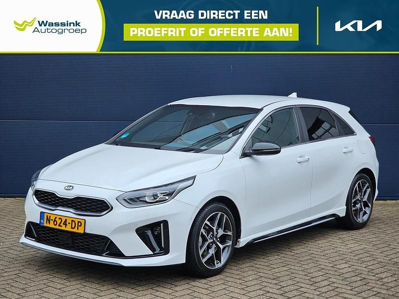 Wit Occasion 2021 Kia Ceed GT-Line Hatchback | € 19.835 (Goede deal) - Afbeelding 1/4
