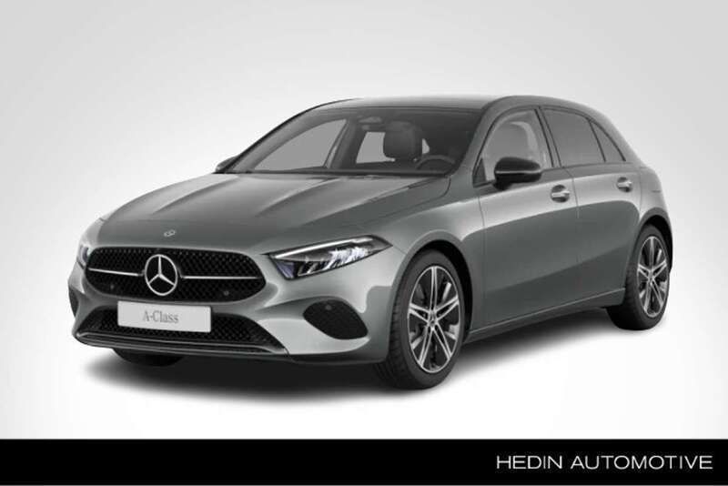 Zilver, metallic lak Nieuw 2024 Mercedes A250 Luxury Hatchback | € 49.555 (Eerlijke prijs) - Afbeelding 1/3