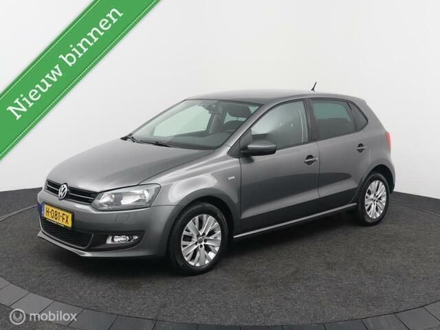 Grijs Gebruikt 2013 VW Polo Life Hatchback | € 5.999 (Eerlijke prijs) - Afbeelding 1/4