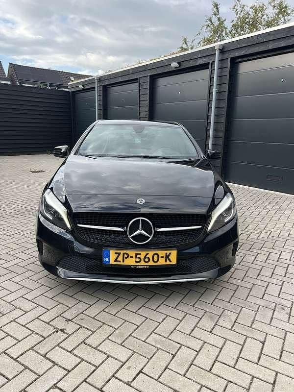 Zwart Gebruikt 2018 Mercedes A180 Prestige Stationwagen | € 9.999 (Eerlijke prijs) - Afbeelding 1/4