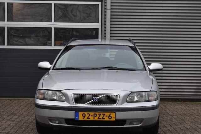 Occasion Volvo V70 140 PK (102 kW) 2002 Grijs Stationwagen