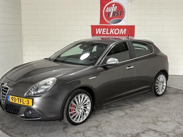 Grijs Gebruikt 2012 Alfa Romeo Giulietta Distinctive Hatchback | € 8.950 (Eerlijke prijs) - Afbeelding 1/3