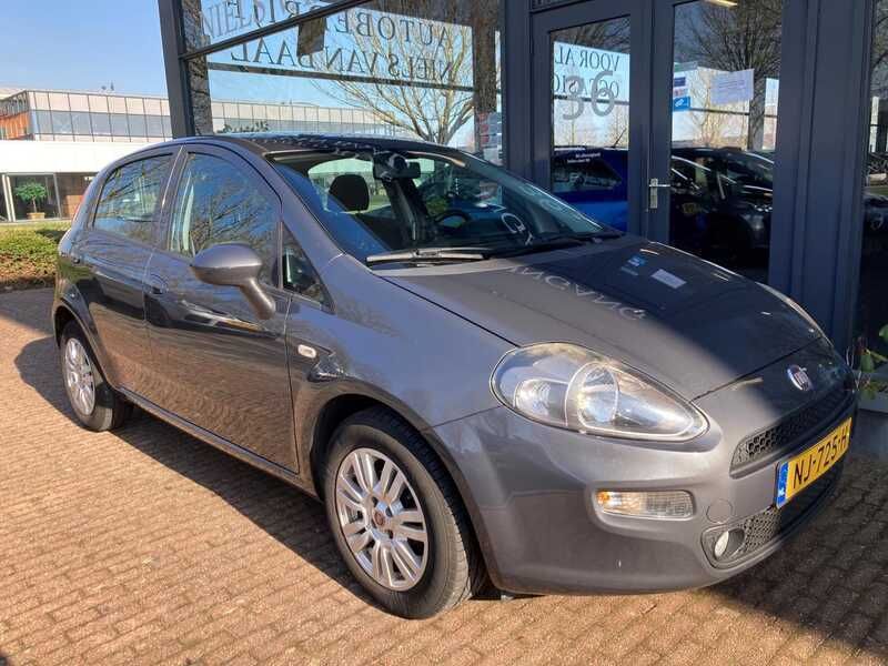 Occasion Fiat Punto Lounge 101 PK (74 kW) 2017 Grijs Hatchback