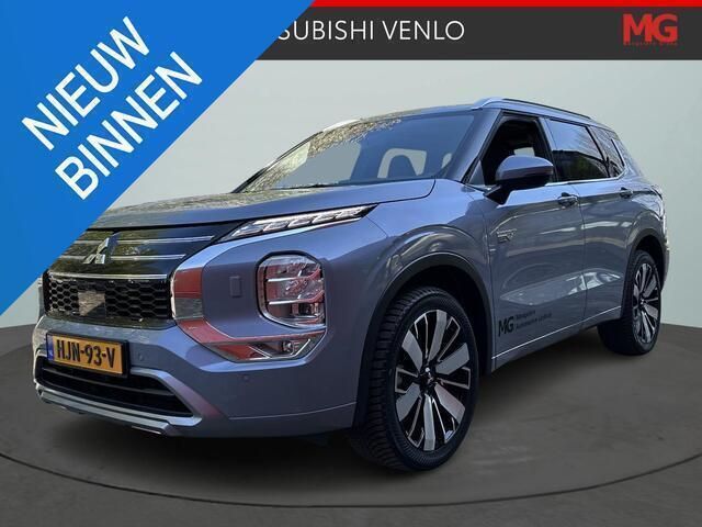 Grijs Gebruikt 2025 Mitsubishi Outlander Instyle SUV | € 55.900 - Afbeelding 1/4