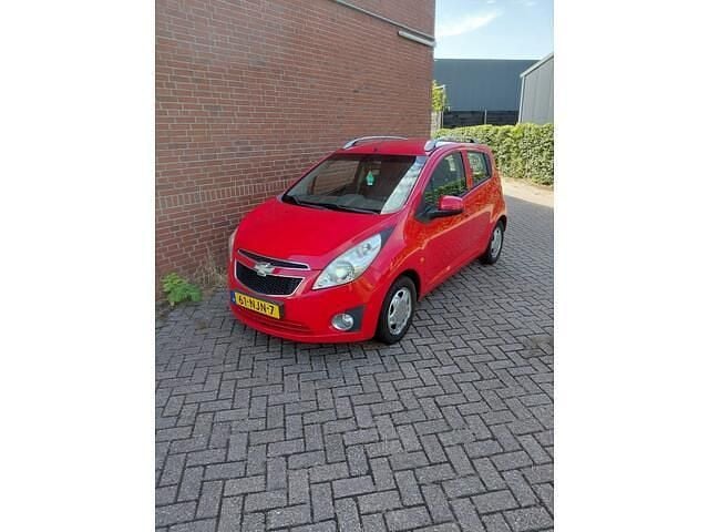 Rood Gebruikt 2010 Chevrolet Spark LS Hatchback | € 1.650 (Eerlijke prijs) - Afbeelding 1/4