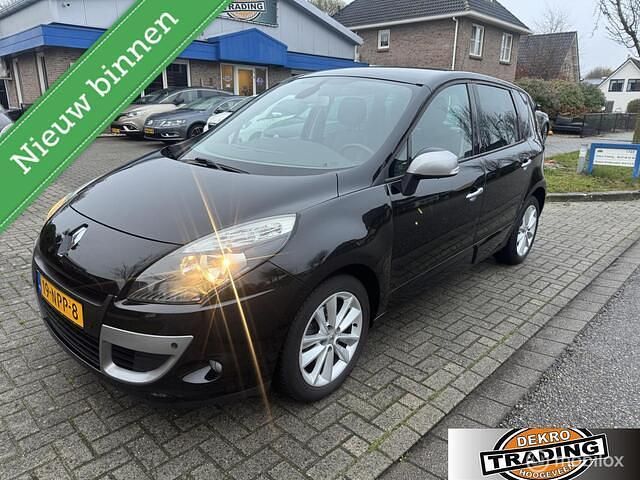 Zwart Gebruikt 2010 Renault Scénic III Bose Edition MPV | € 2.750 (Goede deal) - Afbeelding 1/4