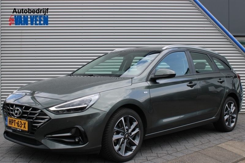 Grijs Gebruikt 2023 Hyundai i30 Comfort Stationwagen | € 23.690 (Iets duurder) - Afbeelding 1/4