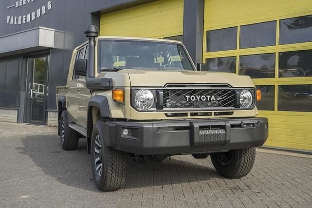 Wit Gebruikt 2024 Toyota Land Cruiser SUV | € 68.500 - Afbeelding 1/4