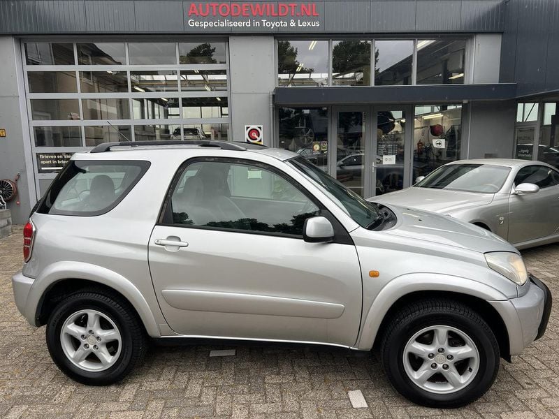 Grijs Gebruikt 2002 Toyota RAV4 Luna SUV | € 5.950 (Eerlijke prijs) - Afbeelding 1/4