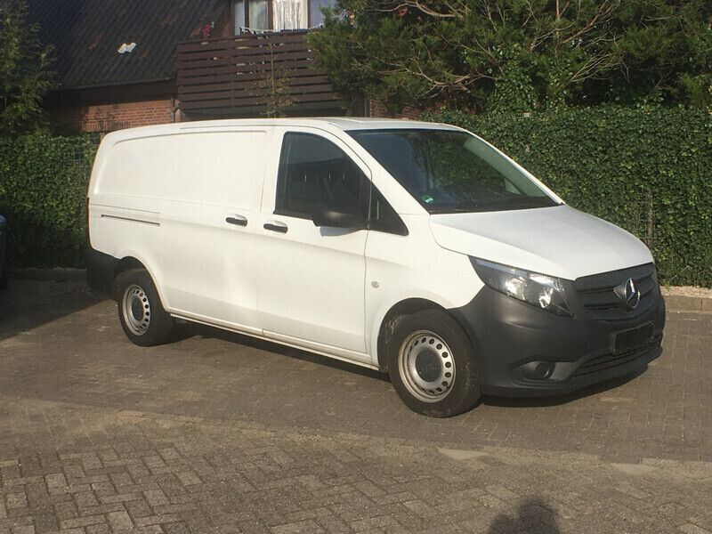 Wit Gebruikt 2019 Mercedes Vito MPV | € 16.950 (Eerlijke prijs) - Afbeelding 1/4