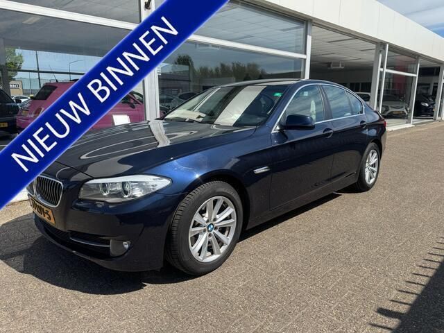 Blauw Gebruikt 2010 BMW 523 Executive Sedan | € 9.950 (Eerlijke prijs) - Afbeelding 1/4