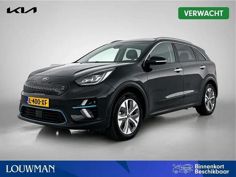 Zwart Gebruikt 2021 Kia e-Niro 3 SUV | € 24.695 (Goede deal) - Afbeelding 1/3