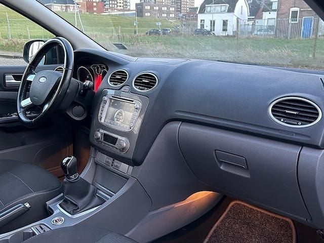 Occasion Ford Focus Limited 2010 Zwart (metallic) Stationwagen