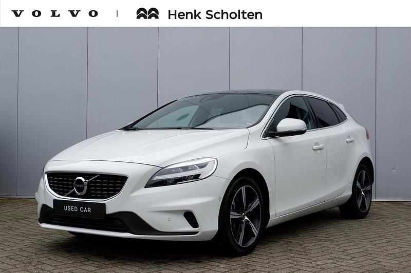 Wit Gebruikt 2019 Volvo V40 Stationwagen | € 24.950 (Iets duurder) - Afbeelding 1/4