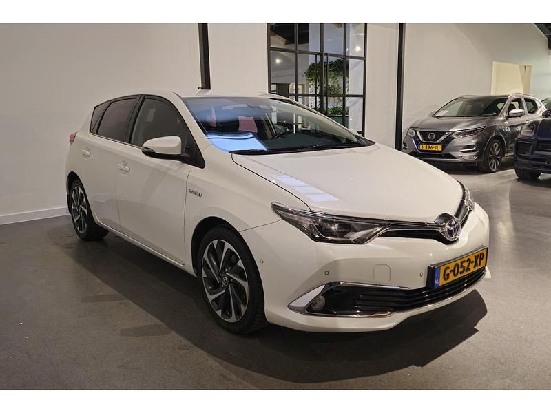 Occasion Toyota Auris Trend 99 PK (72 kW) 2016 Wit Hatchback