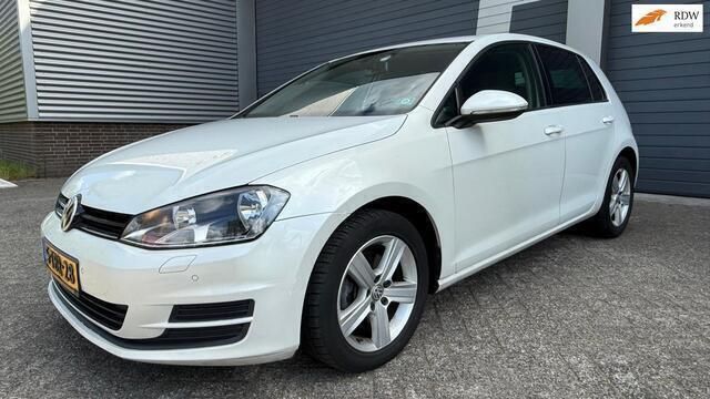 Wit Gebruikt 2012 VW Golf VII Highline Hatchback | € 6.950 (Eerlijke prijs) - Afbeelding 1/4