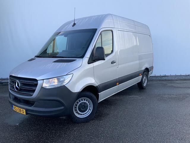 Zilver Gebruikt 2022 Mercedes Sprinter Van | € 37.950 (Duur) - Afbeelding 1/4