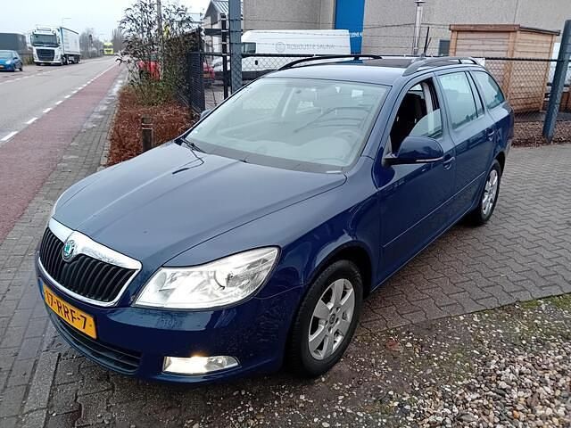 Occasion Skoda Octavia Ambition 105 PK (77 kW) 2011 Blauw Stationwagen