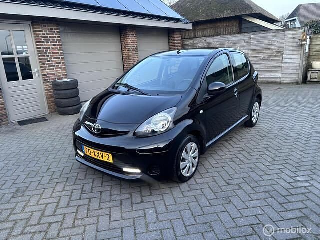 Occasion Toyota Aygo 68 PK (50 kW) 2012 Zwart Hatchback