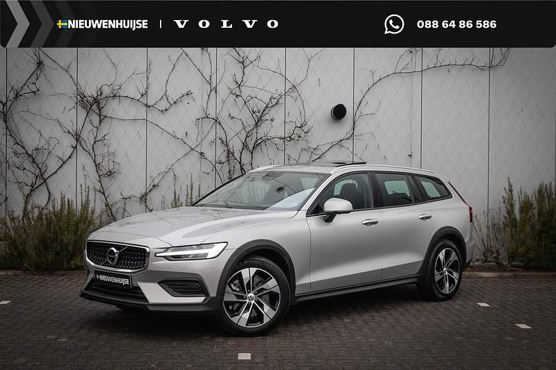 Grijs Occasion 2022 Volvo V60 CC Plus Stationwagen | € 45.894 (Iets duurder) - Afbeelding 1/4