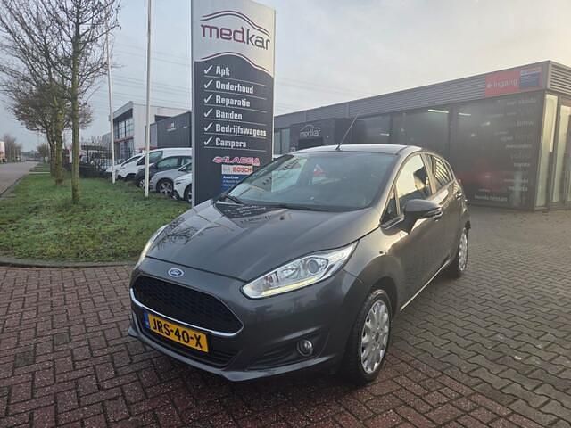 Grijs Occasion 2017 Ford Fiesta Titanium Hatchback | € 4.757 (Super prijs) - Afbeelding 1/4