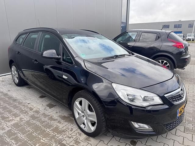 Occasion Opel Astra Cosmo 110 PK (80 kW) 2011 Zwart Stationwagen