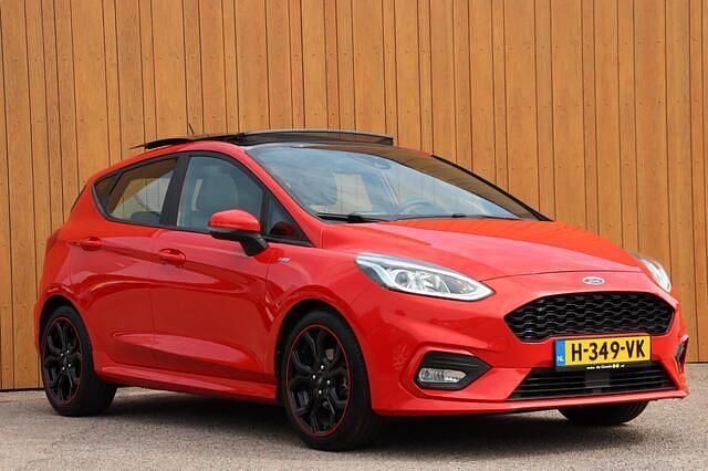Rood Gebruikt 2020 Ford Fiesta ST-Line Hatchback | € 15.940 (Iets duurder) - Afbeelding 1/3
