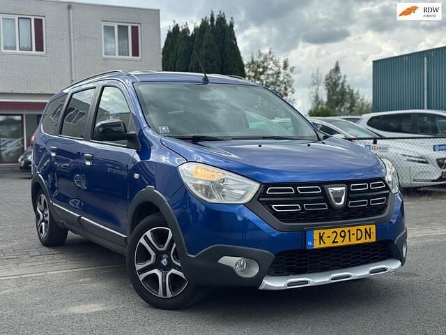 Blauw Gebruikt 2020 Dacia Lodgy Comfort MPV | € 11.950 (Eerlijke prijs) - Afbeelding 1/4