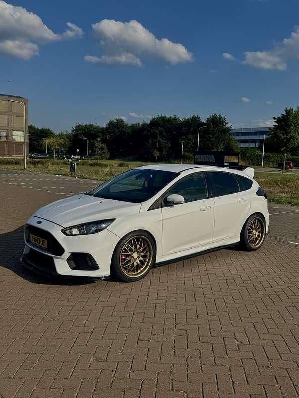 Wit Gebruikt 2012 Ford Focus ST Hatchback | € 17.000 (Duur) - Afbeelding 1/4