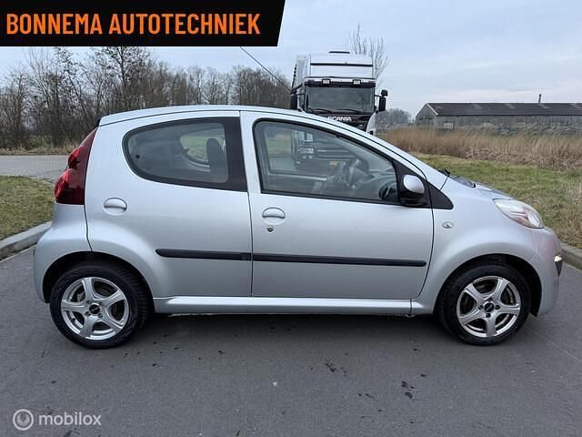 Occasion Peugeot 107 68 PK (50 kW) 2012 Grijs Hatchback