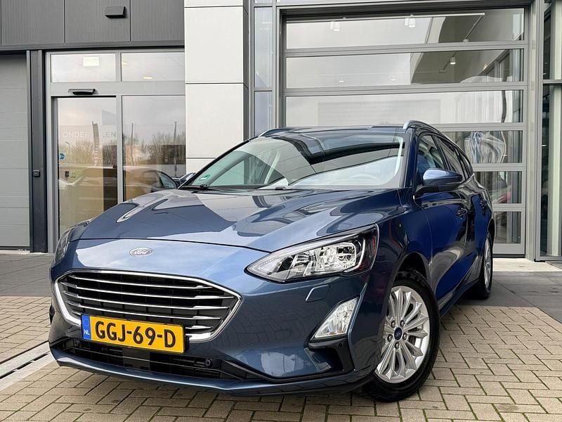 Blauw Gebruikt 2024 Ford Focus Titanium Stationwagen | € 19.450 (Goede deal) - Afbeelding 1/4