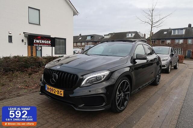 Zwart Occasion 2017 Mercedes GLA45 AMG AMG SUV | € 36.950 - Afbeelding 1/4