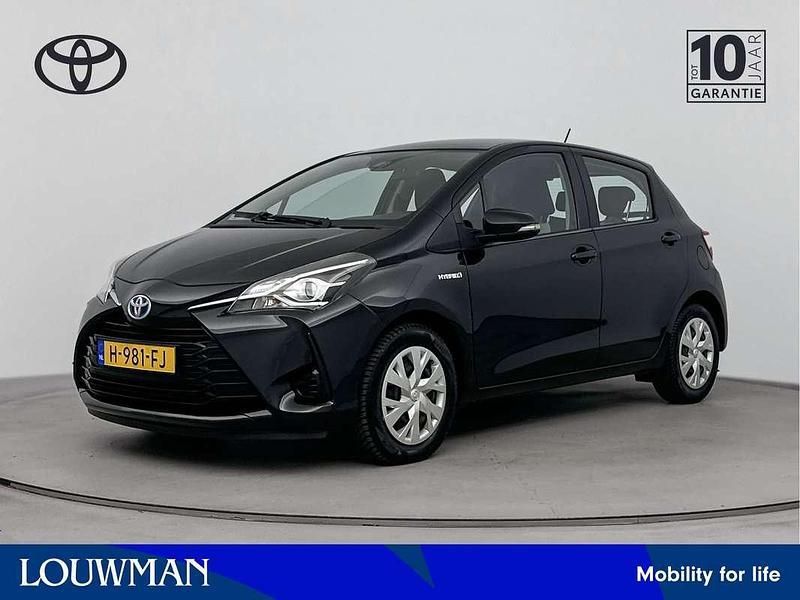 Zwart Gebruikt 2020 Toyota Yaris Hybrid Active Hatchback | € 16.945 (Eerlijke prijs) - Afbeelding 1/3