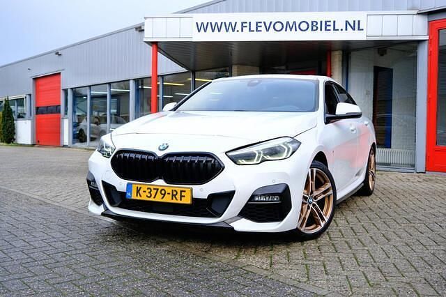 Wit Occasion 2021 BMW 218 Executive Coupé | € 23.450 (Eerlijke prijs) - Afbeelding 1/4
