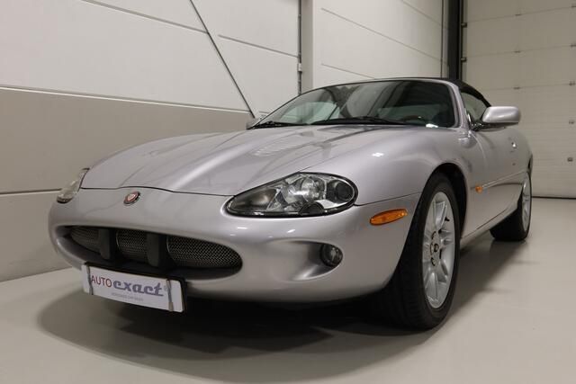 Grijs Gebruikt 2000 Jaguar XKR Cabriolet | € 21.900 - Afbeelding 1/4