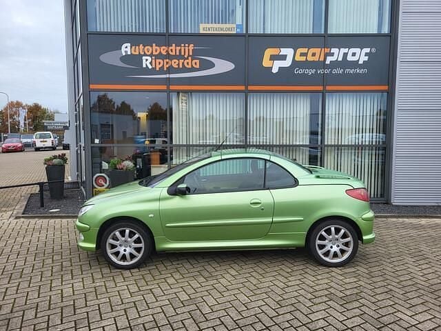Groen Gebruikt 2004 Peugeot 206 CC Cabriolet | € 1.500 (Goede deal) - Afbeelding 1/4