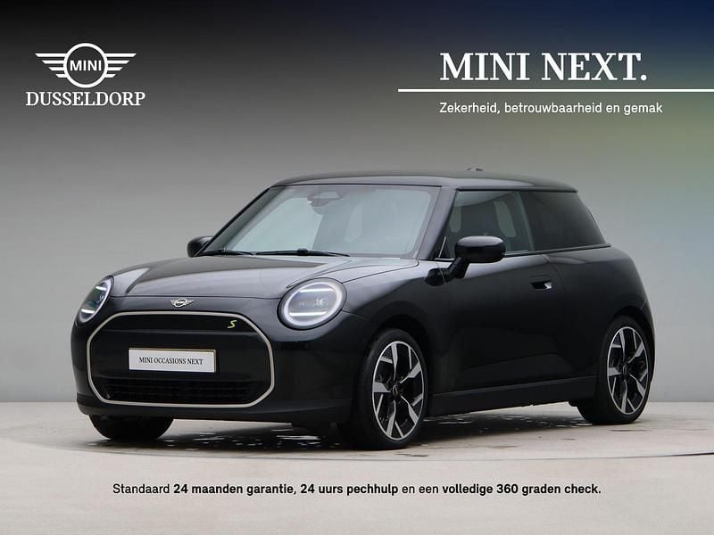 Occasion Mini Cooper SE Favoured 160 kW (218 PK) 2024 Zwart Hatchback