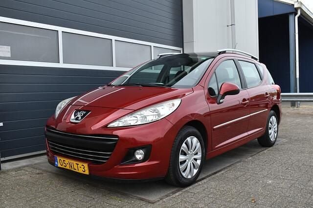 Rood Gebruikt 2010 Peugeot 207 Hatchback | € 3.950 (Eerlijke prijs) - Afbeelding 1/4