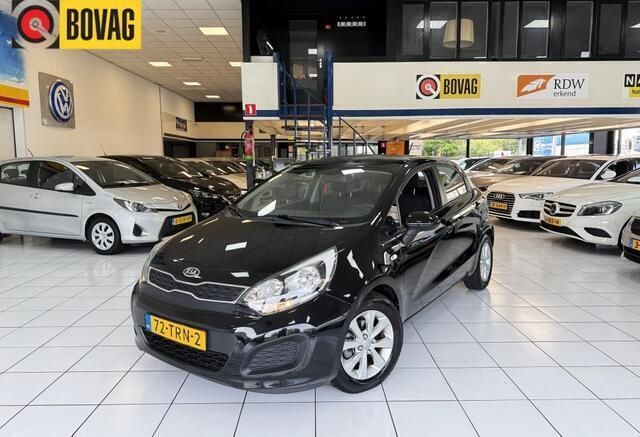 Zwart, metallic lak Gebruikt 2012 Kia Rio Hatchback | € 5.950 (Eerlijke prijs) - Afbeelding 1/4
