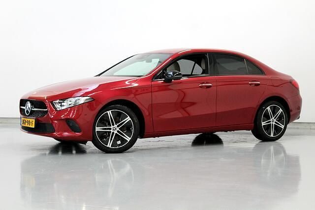 Occasion Mercedes A250 Luxury 102 PK (75 kW) 2022 Rood (metallic) Sedan