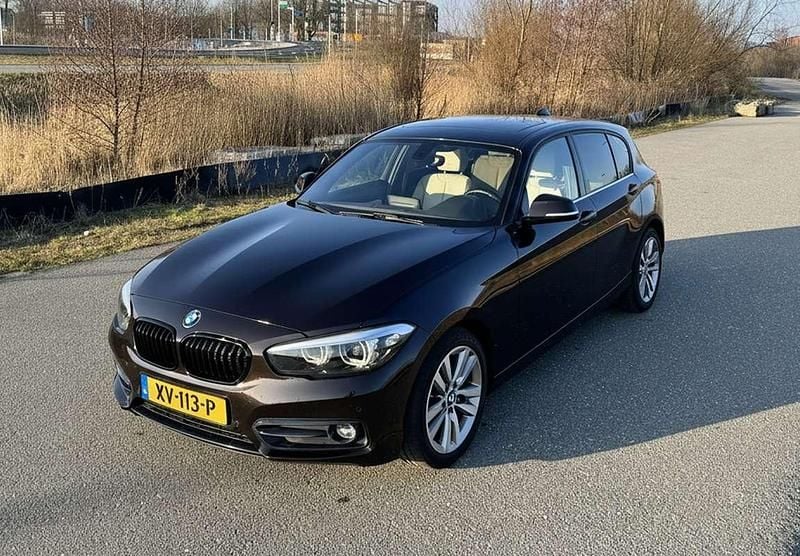 Occasion BMW 118 Executive 136 PK (100 kW) 2019 Zwart Hatchback