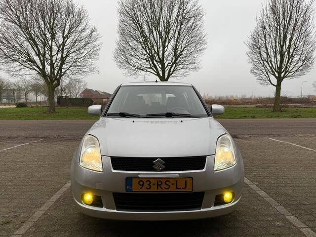 Occasion Suzuki Swift Exclusive 102 PK (75 kW) 2005 Grijs Hatchback