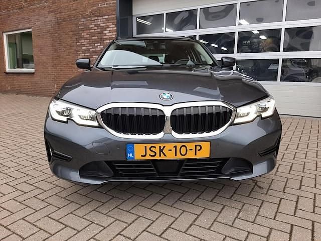 Occasion BMW 330e Executive 292 PK (214 kW) 2021 Grijs Stationwagen