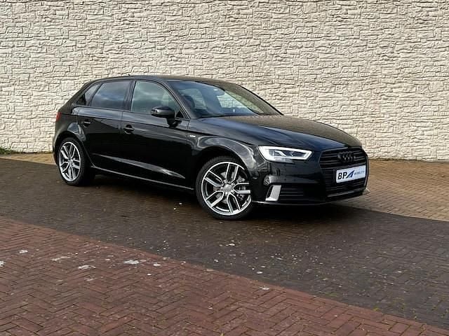 Occasion Audi A3 Sportback Design 2018 Zwart (metallic) Hatchback