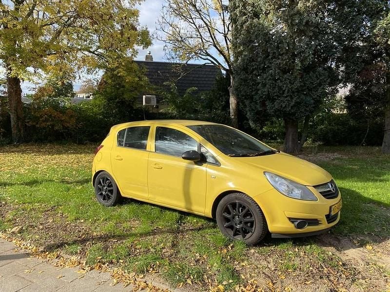 Gebruikt 2009 Opel Corsa Edition Sedan | € 1.579 (Eerlijke prijs) - Afbeelding 1/4