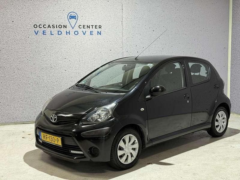 Zwart Gebruikt 2013 Toyota Aygo Hatchback | € 3.950 (Super prijs) - Afbeelding 1/4