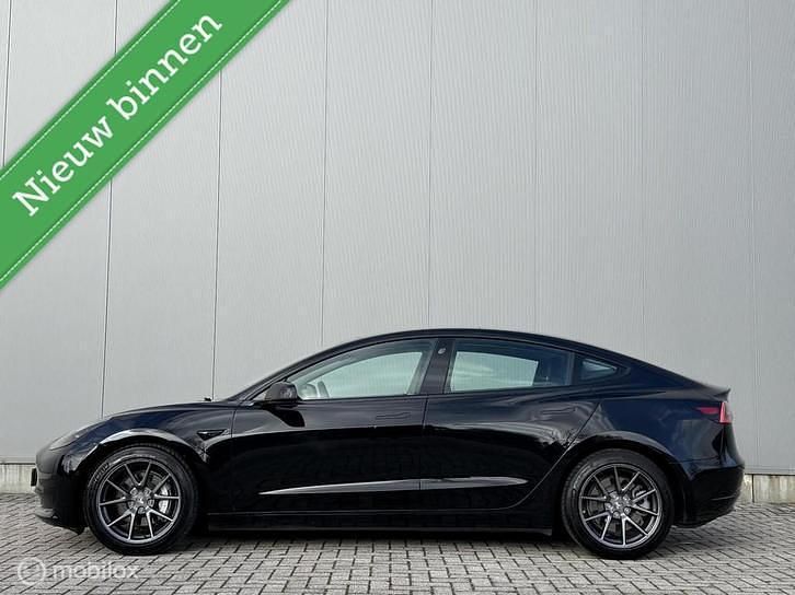 Occasion Tesla Model 3 Standard Range 239 kW (325 PK) 2021 Zwart Sedan