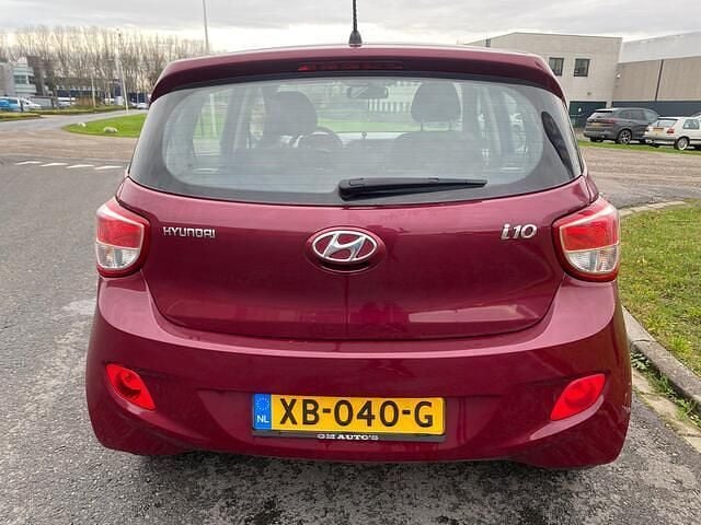 Occasion Hyundai i10 Comfort 67 PK (49 kW) 2014 Rood Hatchback
